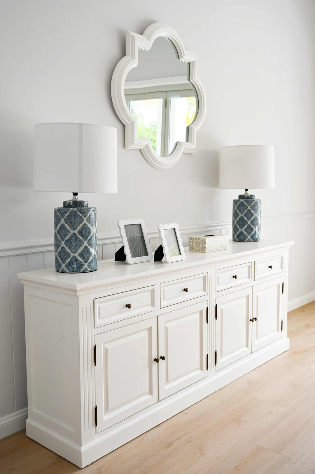 Scallop White Photo Frame- 2 sizes available