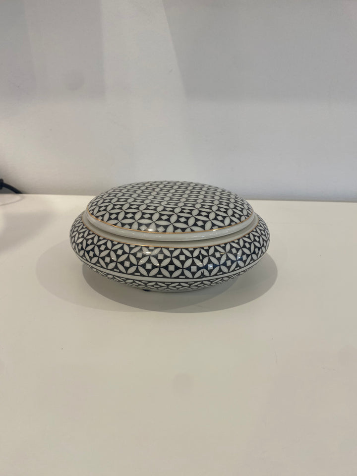Royal Weave Round Ceramic Trinket Box 17cm Blue & White with Gold trim