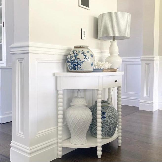 Bobbin Small Curved Console
